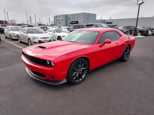Photo 3 of 38 of 2021 Dodge Challenger R/T