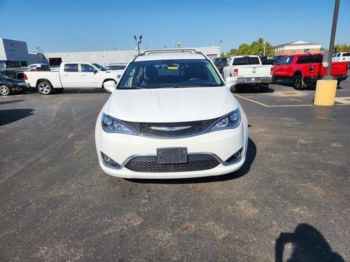 2018 Chrysler Pacifica Touring-L