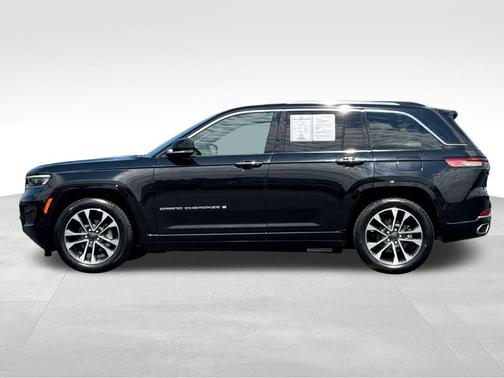Diamond Black 2023 Jeep Grand Cherokee Overland