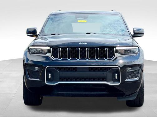 Diamond Black 2023 Jeep Grand Cherokee Overland