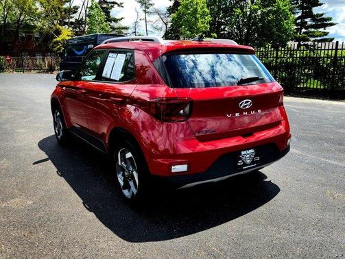 2022 Hyundai VENUE Limited