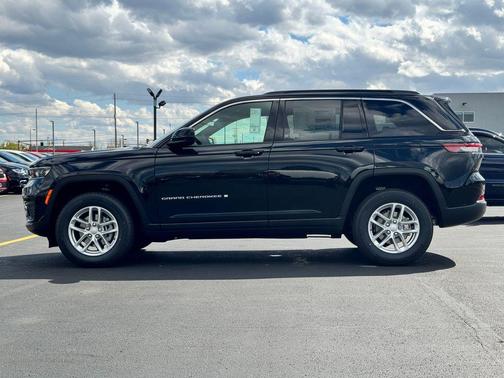 2026 Jeep Grand Cherokee Laredo X