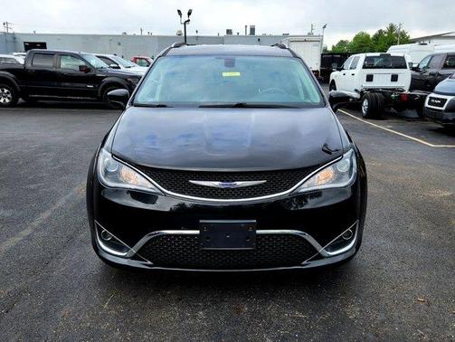 2018 Chrysler Pacifica Touring-L