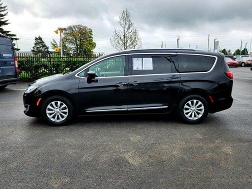 2018 Chrysler Pacifica Touring-L