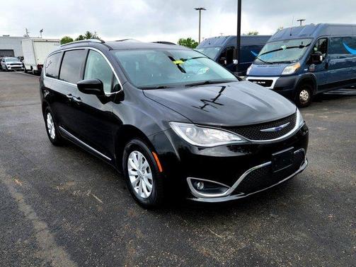2018 Chrysler Pacifica Touring-L