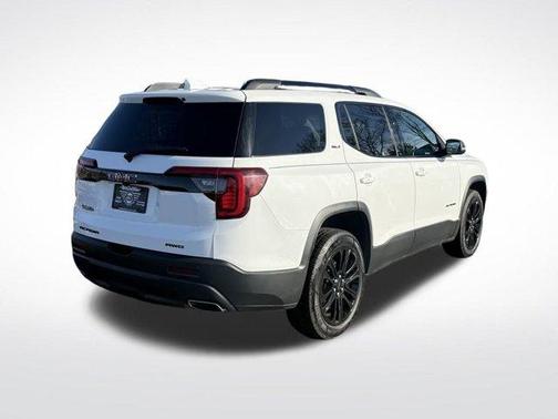 2022 GMC Acadia SLT