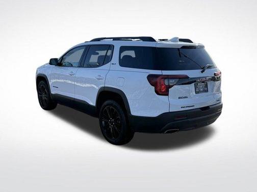 2022 GMC Acadia SLT