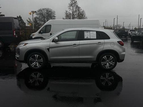 2024 Mitsubishi Outlander Sport SE