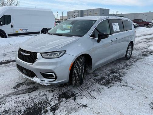 Silver Mist Clearcoat 2024 Chrysler Pacifica Touring-L