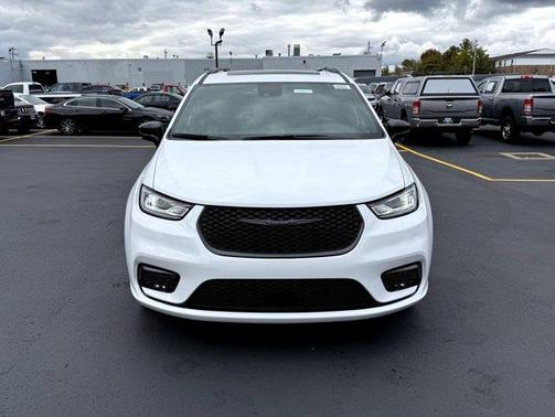 2026 Chrysler Pacifica Limited