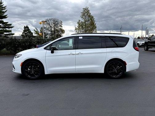 2026 Chrysler Pacifica Limited
