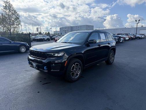 2023 Jeep Grand Cherokee 4xe Trailhawk