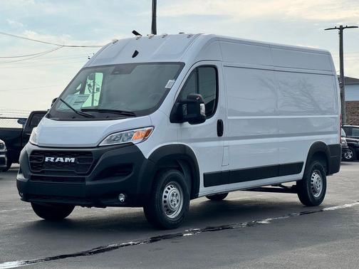 Bright White Clearcoat 2026 RAM ProMaster 2500 High Roof