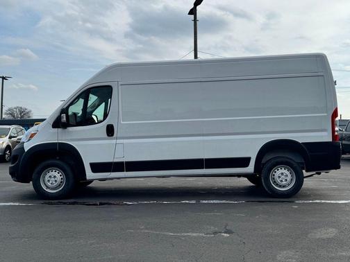 Bright White Clearcoat 2026 RAM ProMaster 2500 High Roof