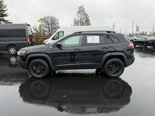 2022 Jeep Cherokee Trailhawk
