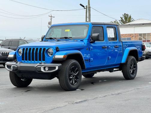 2022 Jeep Gladiator Sport