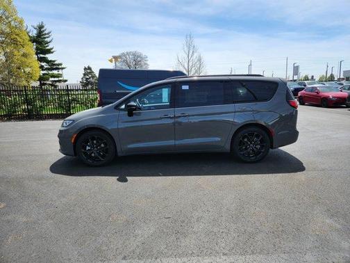 2025 Chrysler Pacifica Limited