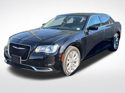 Gloss Black 2023 Chrysler 300 Touring