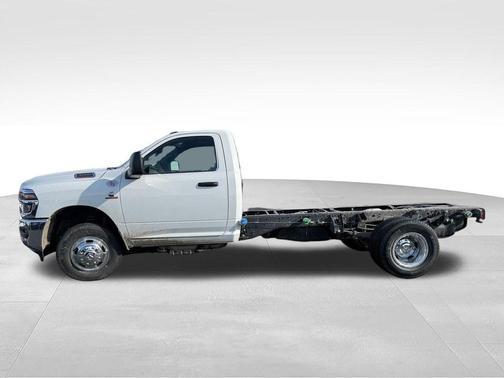 Bright White Clearcoat 2026 RAM 3500 Tradesman/Big Horn