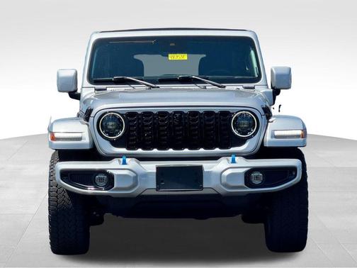 Silver Zynith Clearcoat 2024 Jeep Wrangler 4xe High Altitude