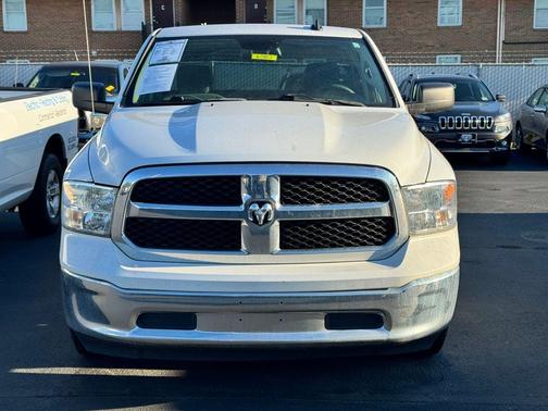 Bright White Clearcoat 2022 RAM 1500 Classic Tradesman