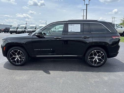2023 Jeep Grand Cherokee Summit