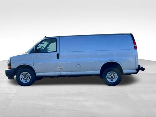 Quicksilver Metallic 2020 GMC Savana 3500 Work Van