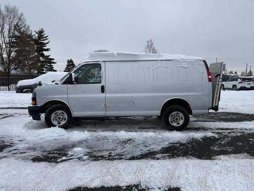 2020 GMC Savana 3500 Work Van