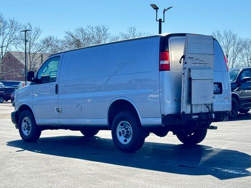 2020 GMC Savana 3500 Work Van