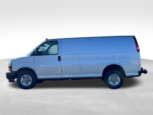 Quicksilver Metallic 2020 GMC Savana 3500 Work Van