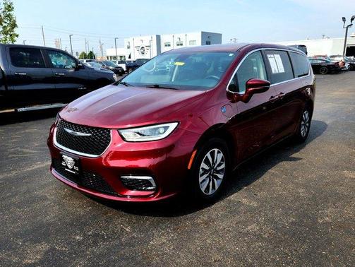 2022 Chrysler Pacifica Hybrid Touring L