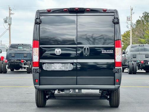Black Clearcoat 2026 RAM ProMaster 1500 Low Roof