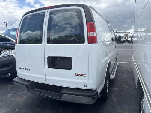 2022 GMC Savana 2500 Work Van