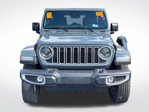 Anvil Clearcoat 2024 Jeep Wrangler Sahara