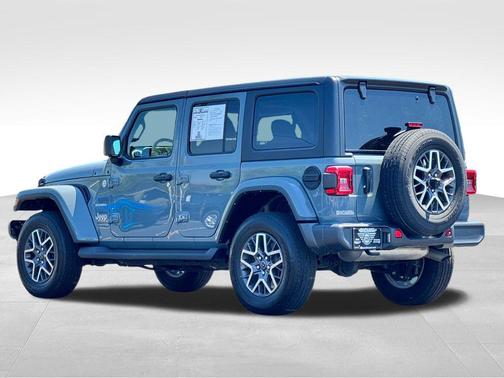 Anvil Clearcoat 2024 Jeep Wrangler Sahara