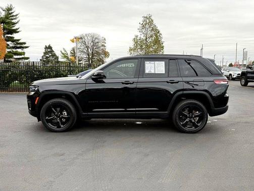 2023 Jeep Grand Cherokee Altitude