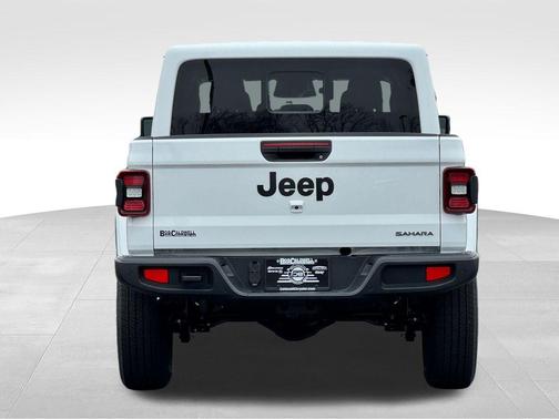 Bright White Clearcoat 2026 Jeep Gladiator Sport