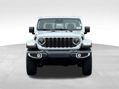 Bright White Clearcoat 2026 Jeep Gladiator Sport