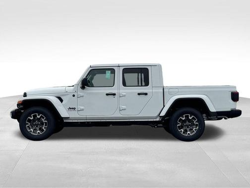 Bright White Clearcoat 2026 Jeep Gladiator Sport