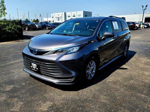 2021 Toyota Sienna LE