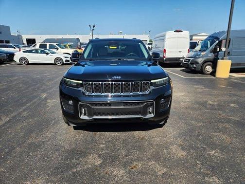 2022 Jeep Grand Cherokee Overland