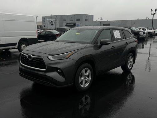 2024 Toyota Highlander 