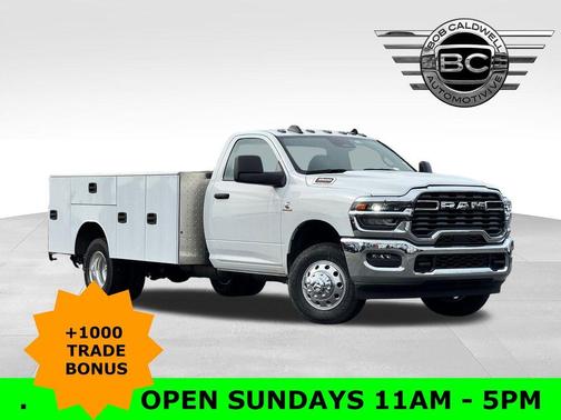 Bright White Clearcoat 2026 RAM 3500 Tradesman/Big Horn
