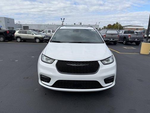 2026 Chrysler Pacifica Limited