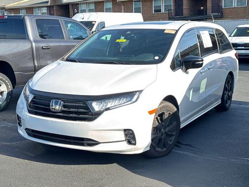 White 2023 Honda Odyssey Sport