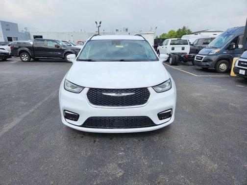 2022 Chrysler Pacifica Touring-L