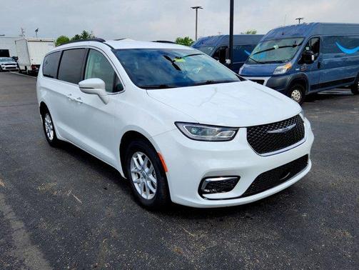 2022 Chrysler Pacifica Touring-L