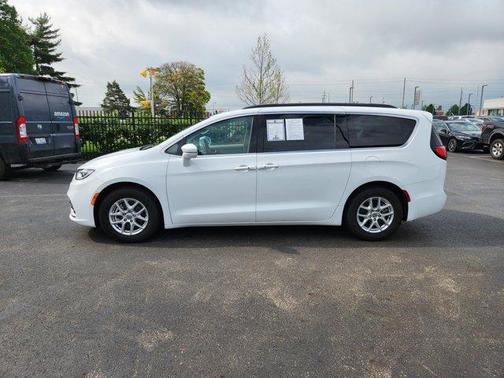 2022 Chrysler Pacifica Touring-L