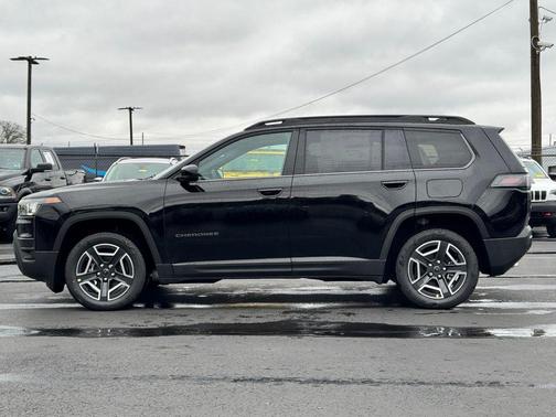 Diamond Black 2026 Jeep Cherokee LAREDO/LIMITED