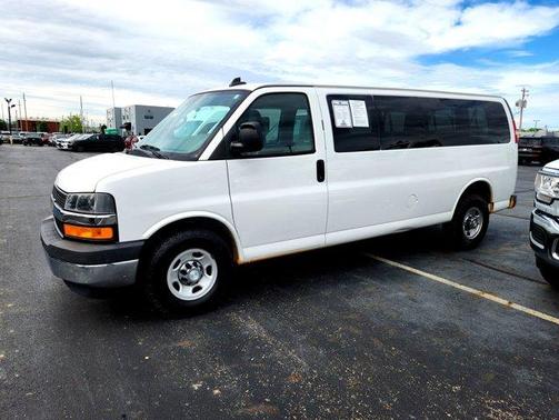 2017 Chevrolet Express 3500 LT